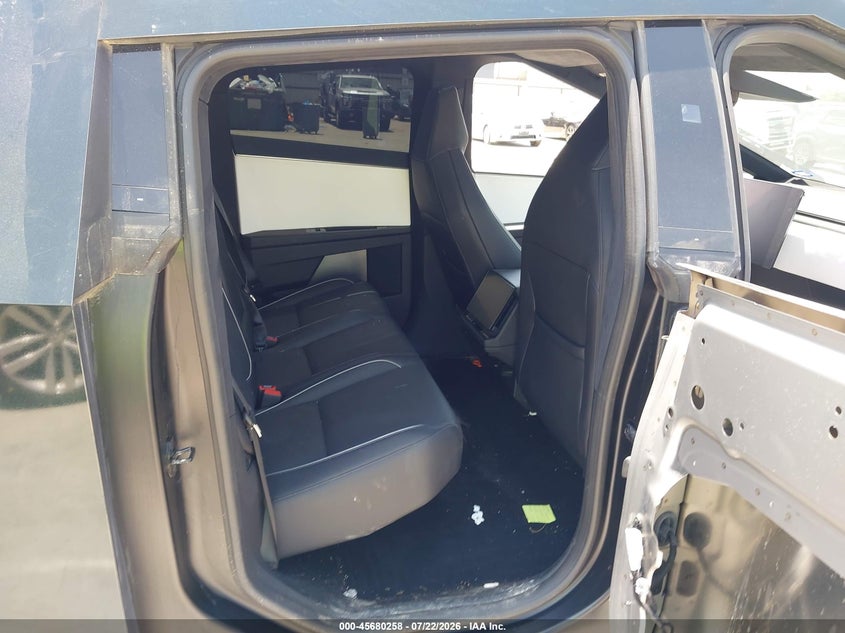 2024 TESLA CYBERTRUCK auction photo 8