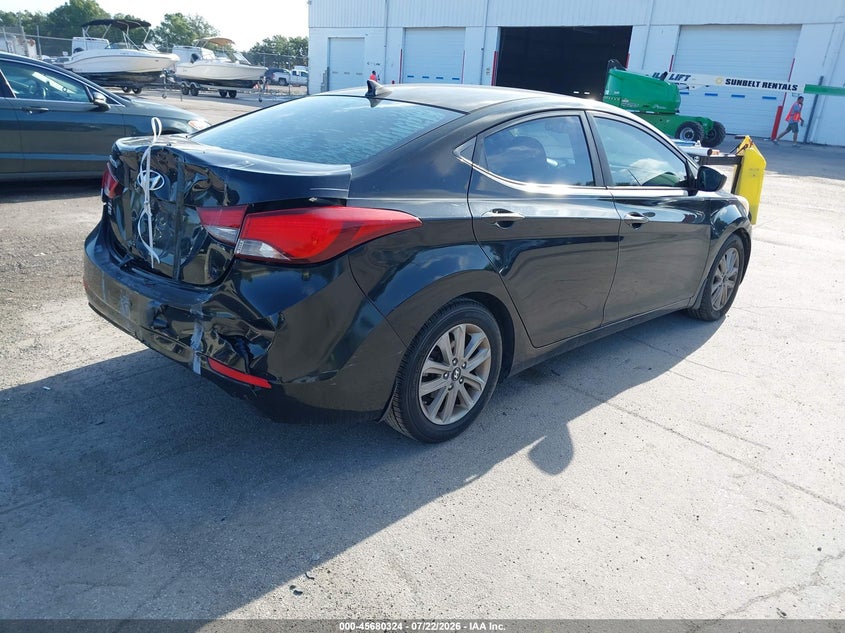 2015 HYUNDAI ELANTRA auction photo 4