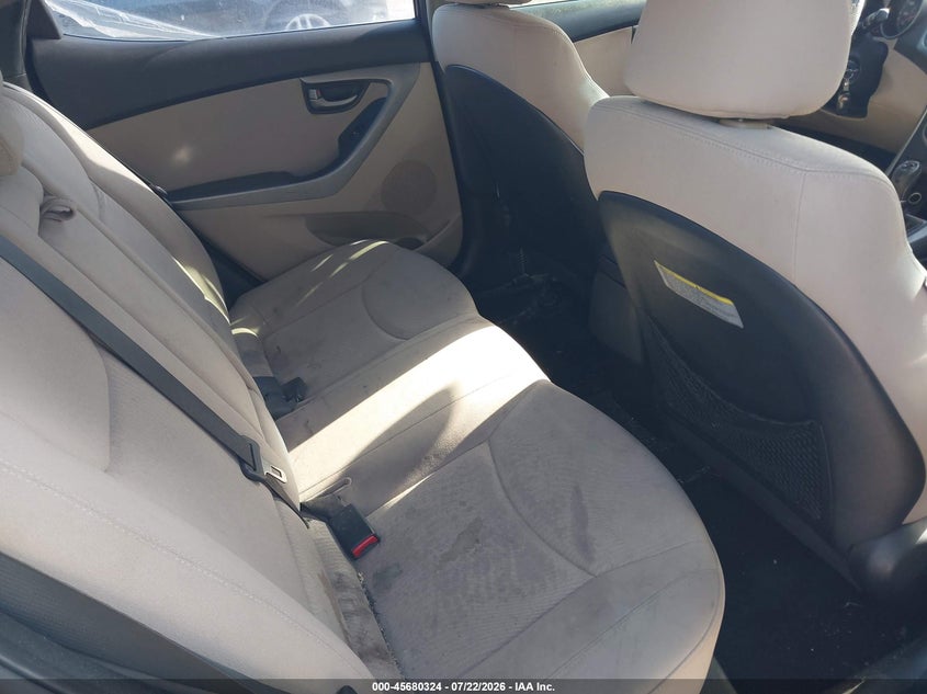 2015 HYUNDAI ELANTRA auction photo 8
