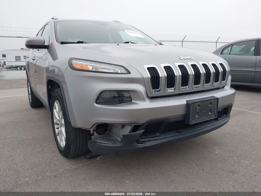 2017 JEEP CHEROKEE auction photo 6