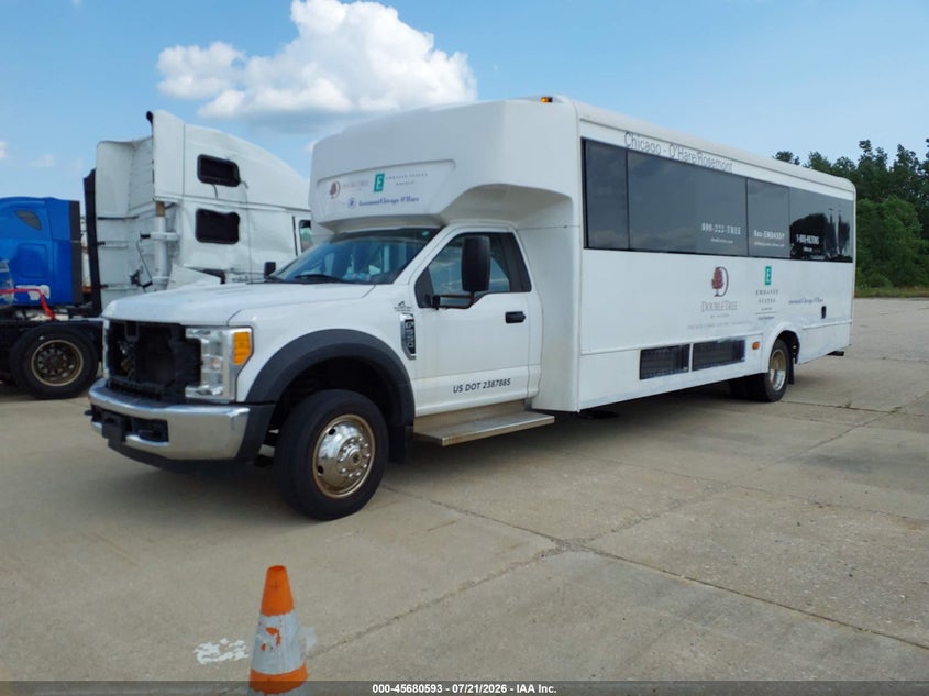 2017 Ford F550, Normal Wear & Tear, IAAI, VIN 1FDAF5GY3HED35551 — photo 2