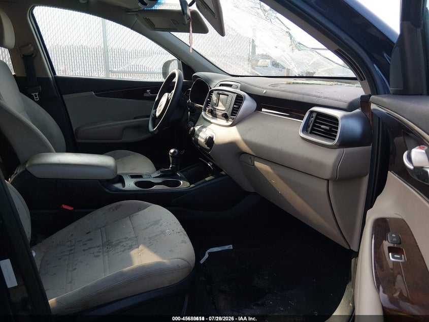 2017 KIA SORENTO auction photo 5