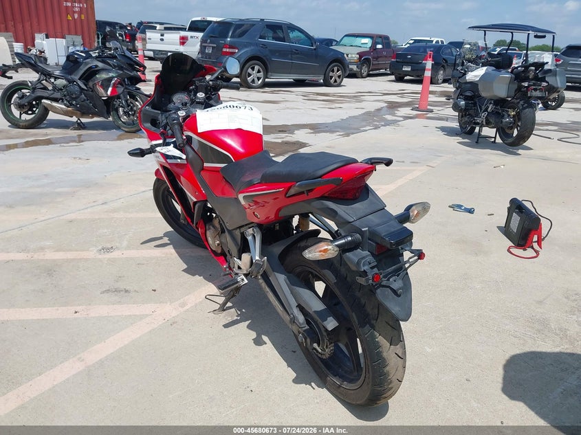 2017 HONDA CBR300 auction photo 3