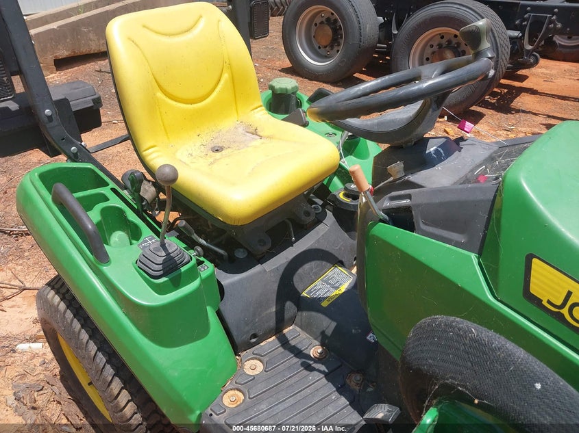2016 JOHN DEERE RIDING TRACTOR auction photo 8