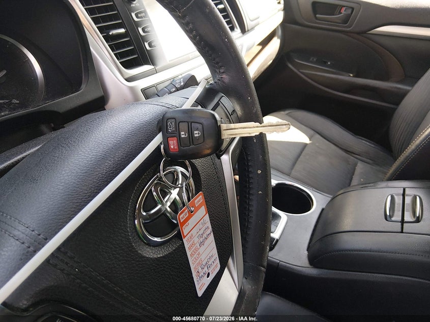 TOYOTA HIGHLANDER - zdjęcie 11