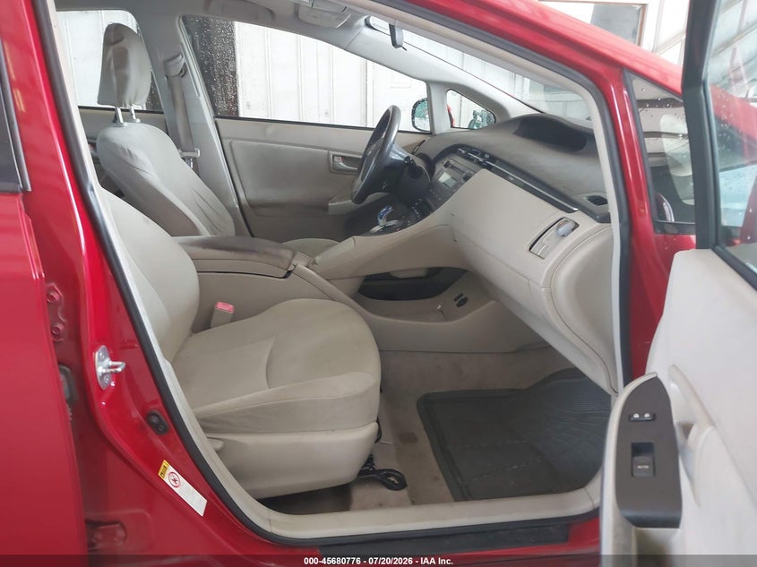 2011 TOYOTA PRIUS auction photo 5