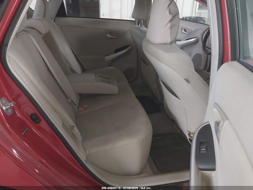 2011 TOYOTA PRIUS auction photo 8