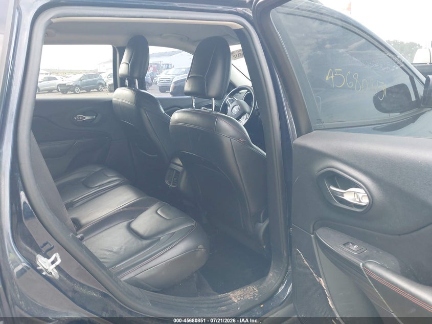 2016 JEEP CHEROKEE auction photo 8