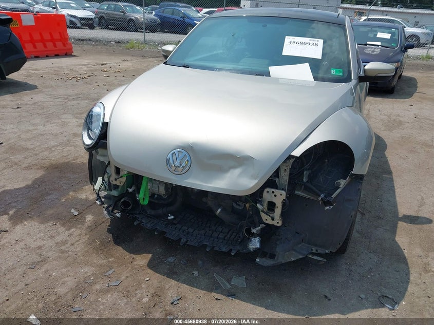 2013 VOLKSWAGEN BEETLE auction photo 6