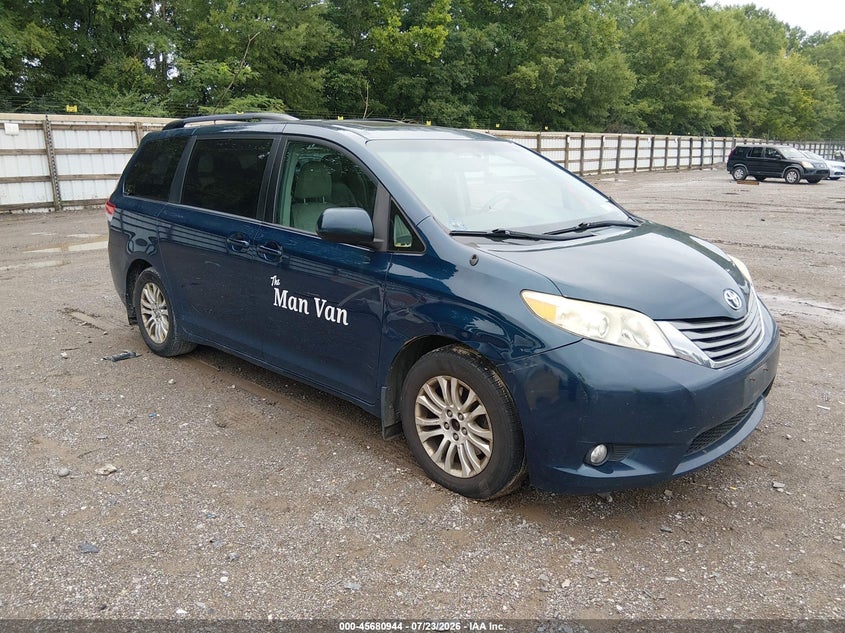 2012 Toyota Sienna