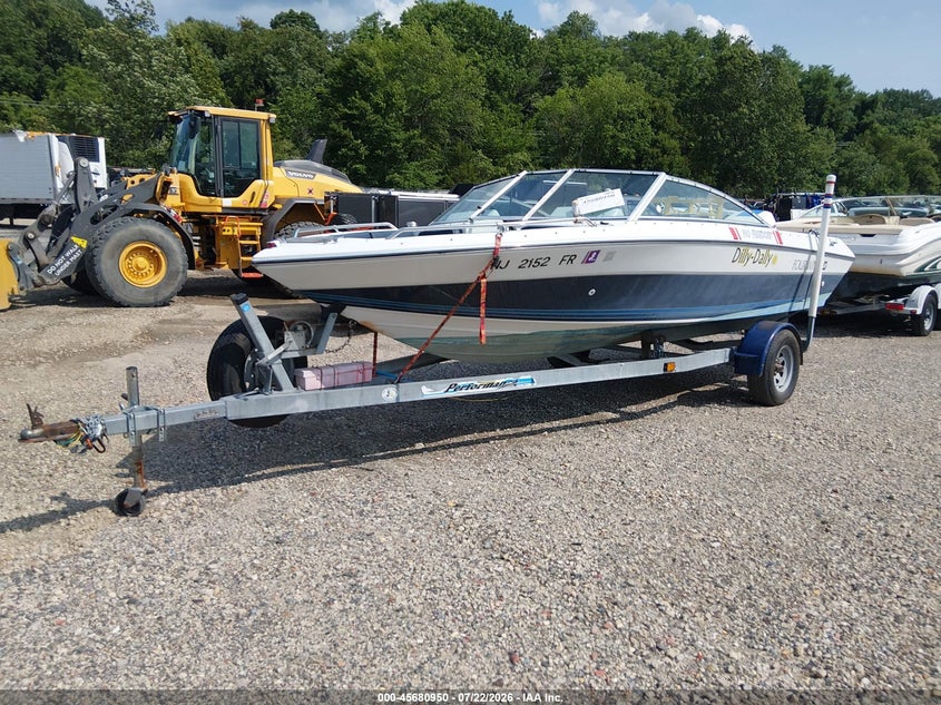 1990 FOUR WINNS 300 auction photo 2