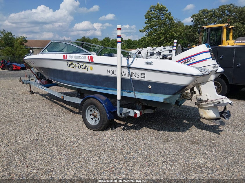 1990 FOUR WINNS 300 auction photo 3
