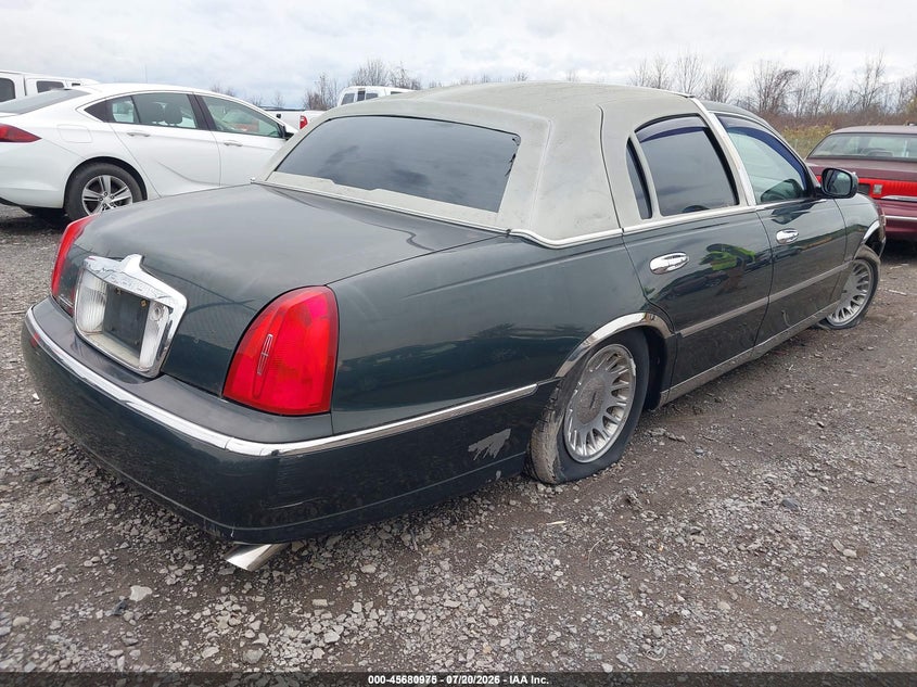 2002 LINCOLN TOWN CAR auction photo 4