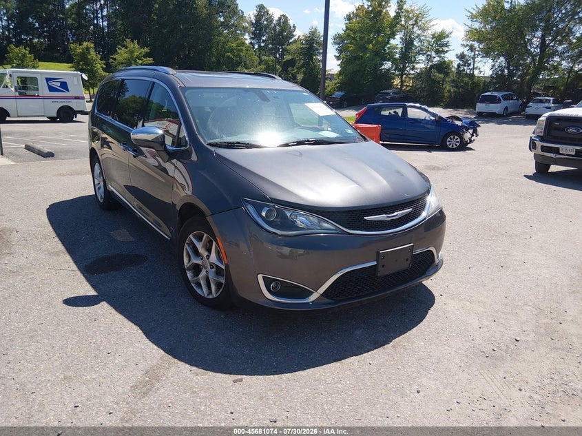 2020 CHRYSLER PACIFICA auction photo 1