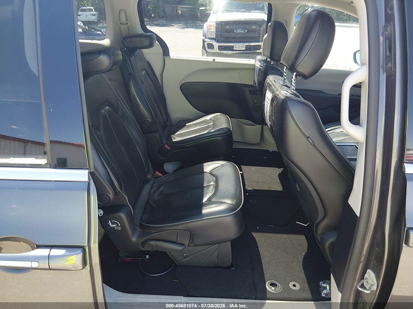 2020 CHRYSLER PACIFICA auction photo 8