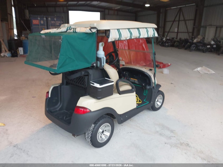 2017 CLUB CAR GOLF CART auction photo 4