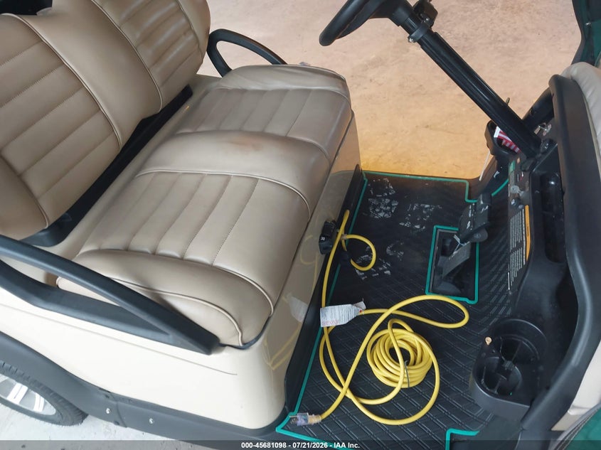 2017 CLUB CAR GOLF CART auction photo 5