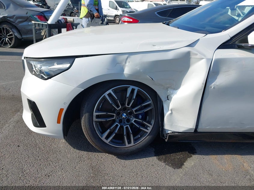 2027 BMW 540I auction photo 6