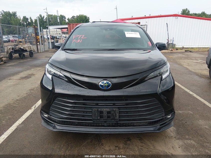 TOYOTA SIENNA - zdjęcie 12