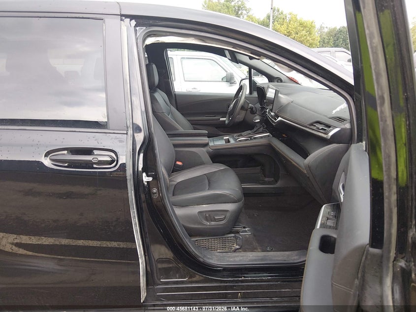 2025 TOYOTA SIENNA auction photo 5