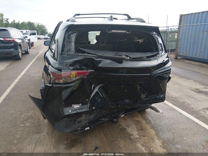 2025 TOYOTA SIENNA auction photo 6