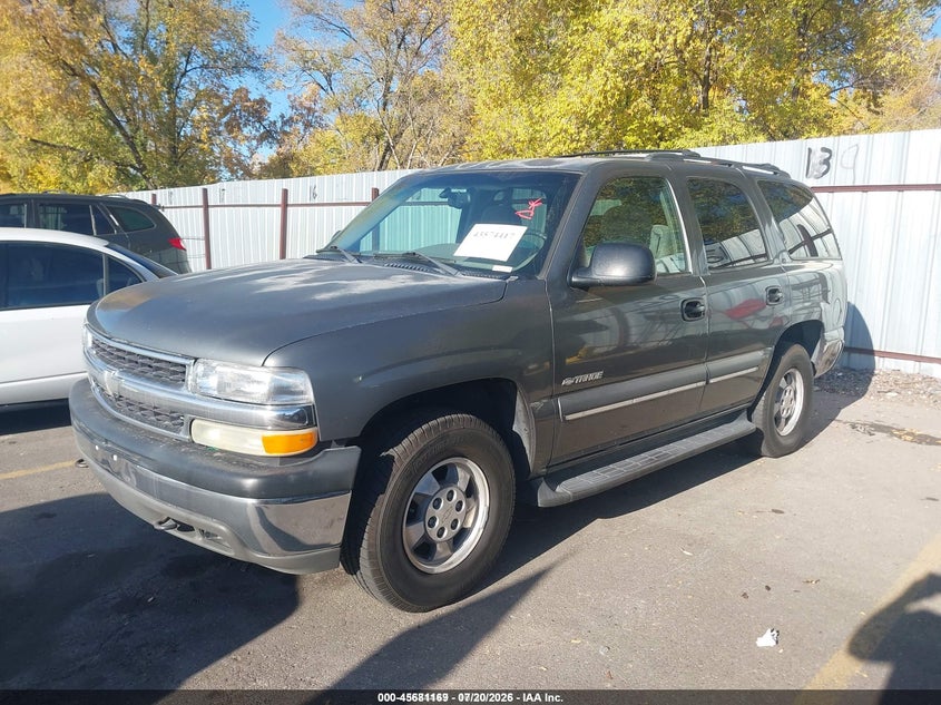 2002 CHEVROLET TAHOE auction photo 2