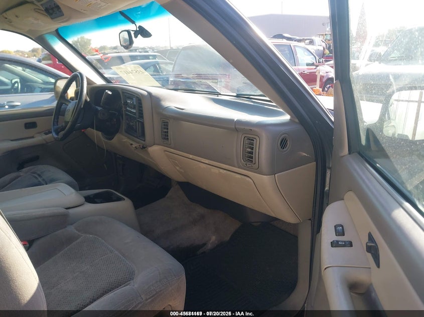 2002 CHEVROLET TAHOE auction photo 5