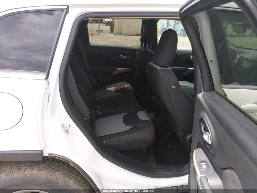 2018 JEEP CHEROKEE auction photo 8