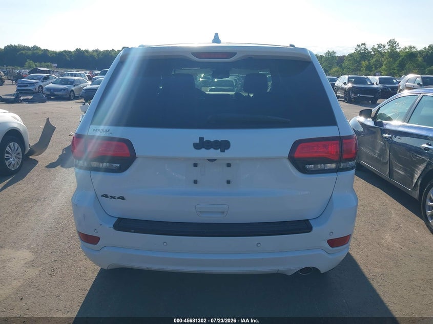 JEEP GRAND CHEROKEE - zdjęcie 17