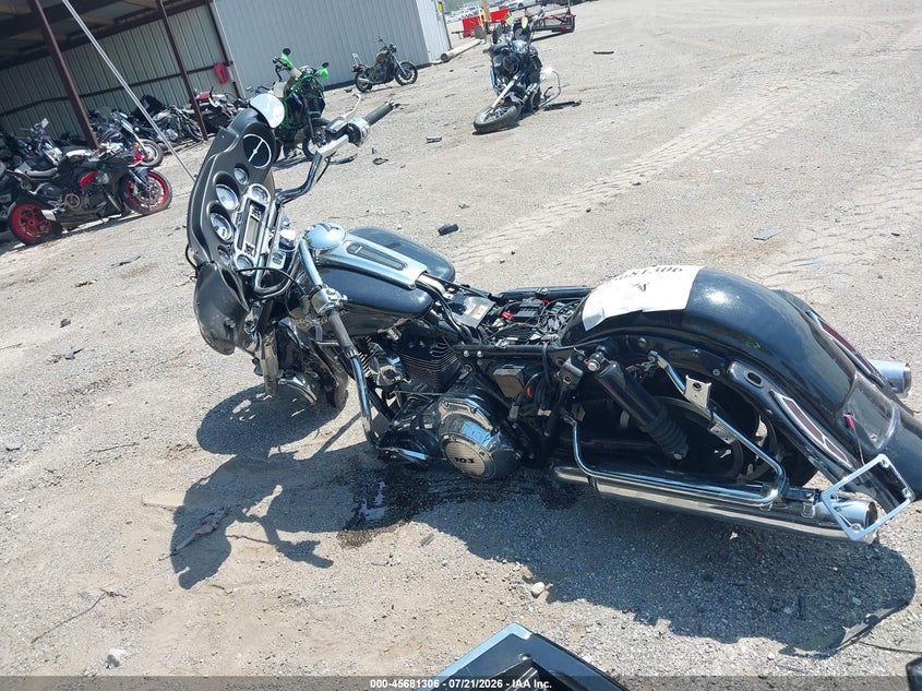 2013 HARLEY-DAVIDSON STREET GLIDE SPORT_BIKE 2