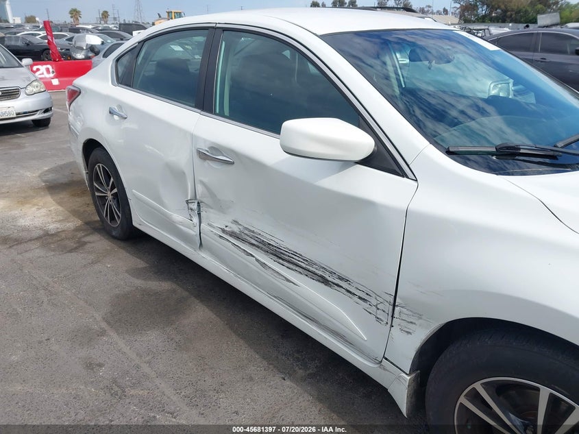 2014 Nissan Altima 2.5 S VIN: 1N4AL3AP8EN378012 Lot: 45681397