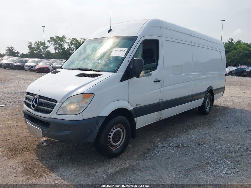 2013 MERCEDES-BENZ SPRINTER 2500 auction photo 2