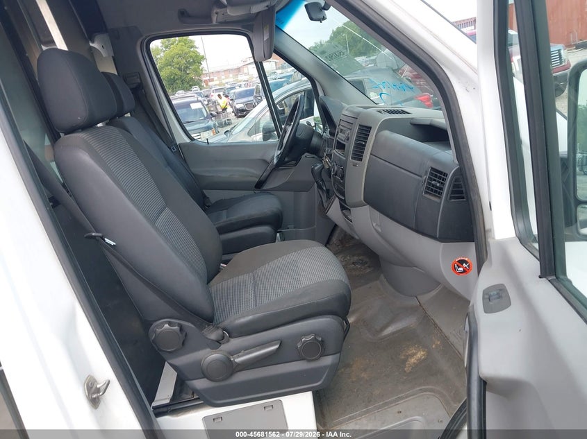 2013 MERCEDES-BENZ SPRINTER 2500 auction photo 5