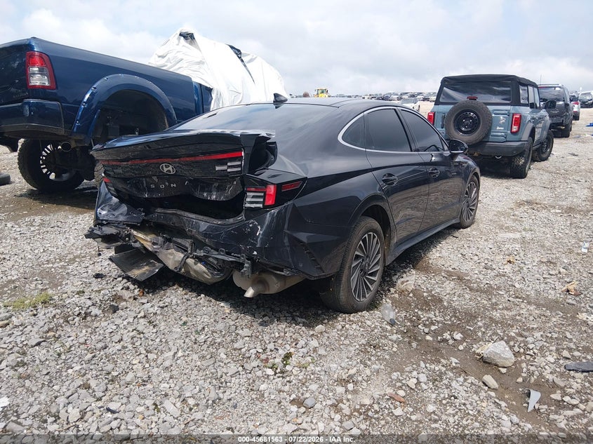 2025 HYUNDAI SONATA HYBRID auction photo 4