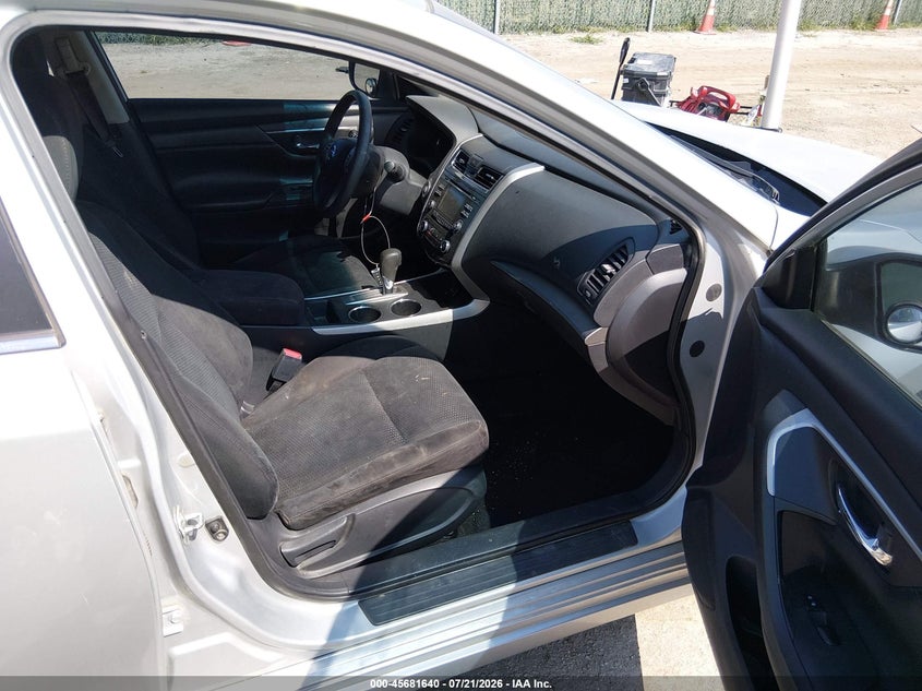 2015 NISSAN ALTIMA auction photo 5