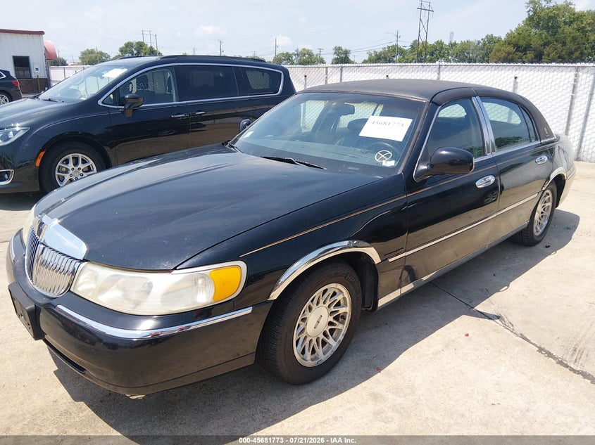 1998 LINCOLN TOWN CAR auction photo 2