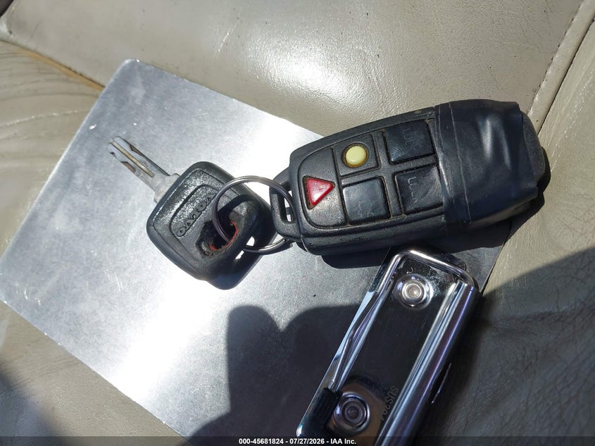 VOLVO XC90 2013 VIN YV4952CY3D1669740