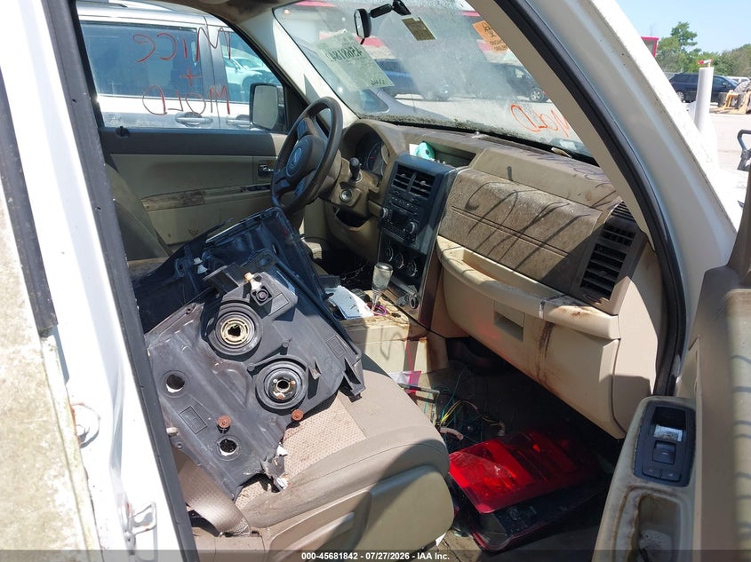 2011 JEEP LIBERTY auction photo 5