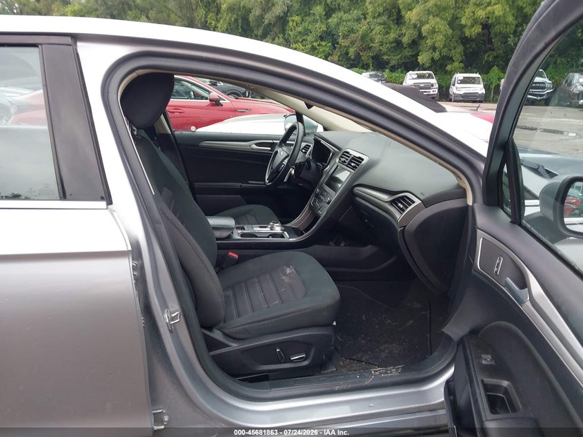 2020 FORD FUSION auction photo 5