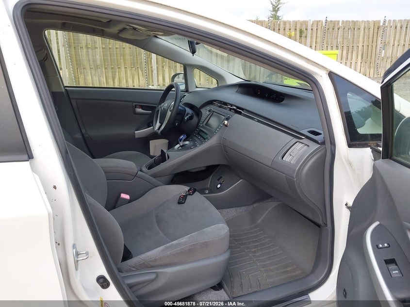 2011 TOYOTA PRIUS auction photo 5