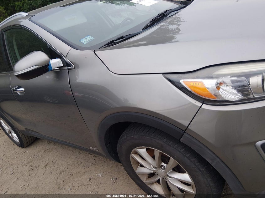 2016 KIA SORENTO auction photo 6