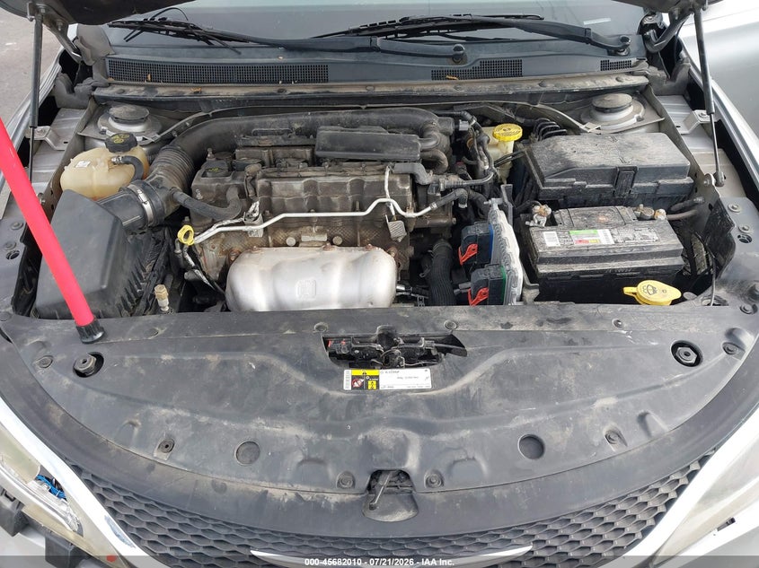 2015 Chrysler 200 Limited VIN: 1C3CCCAB1FN702320 Lot: 45682010