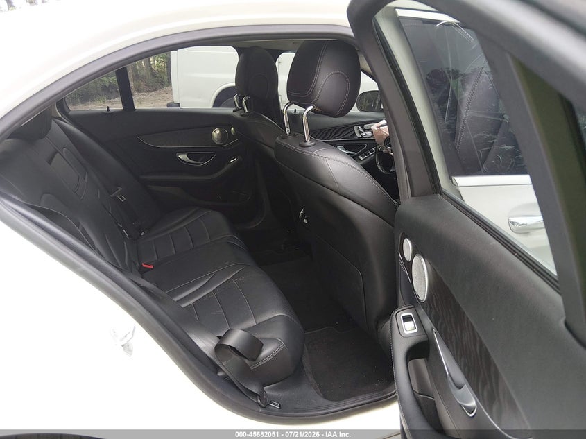 2015 Mercedes-Benz C 300 4Matic VIN: 55SWF4KBXFU081581 Lot: 45682051