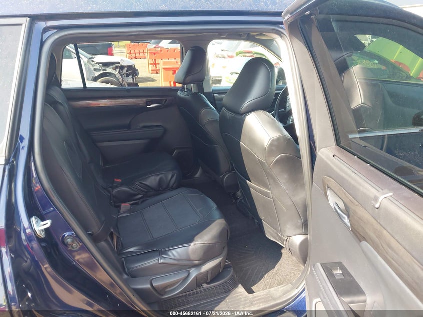 TOYOTA HIGHLANDER - zdjęcie 8
