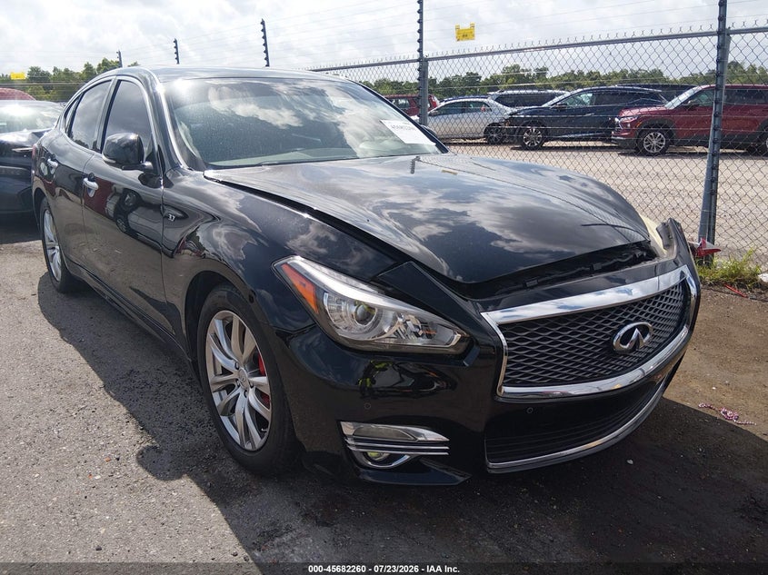 2017 INFINITI Q70 auction photo 1