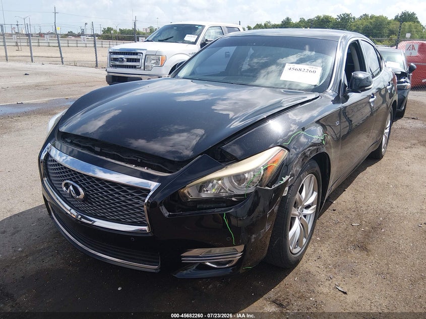 2017 INFINITI Q70 auction photo 2