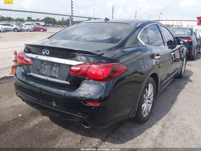 2017 INFINITI Q70 auction photo 4