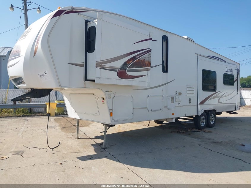 2010 KEYSTONE RV LAREDO auction photo 2