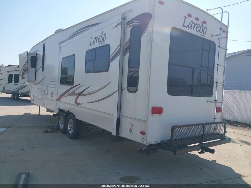 2010 KEYSTONE RV LAREDO auction photo 3