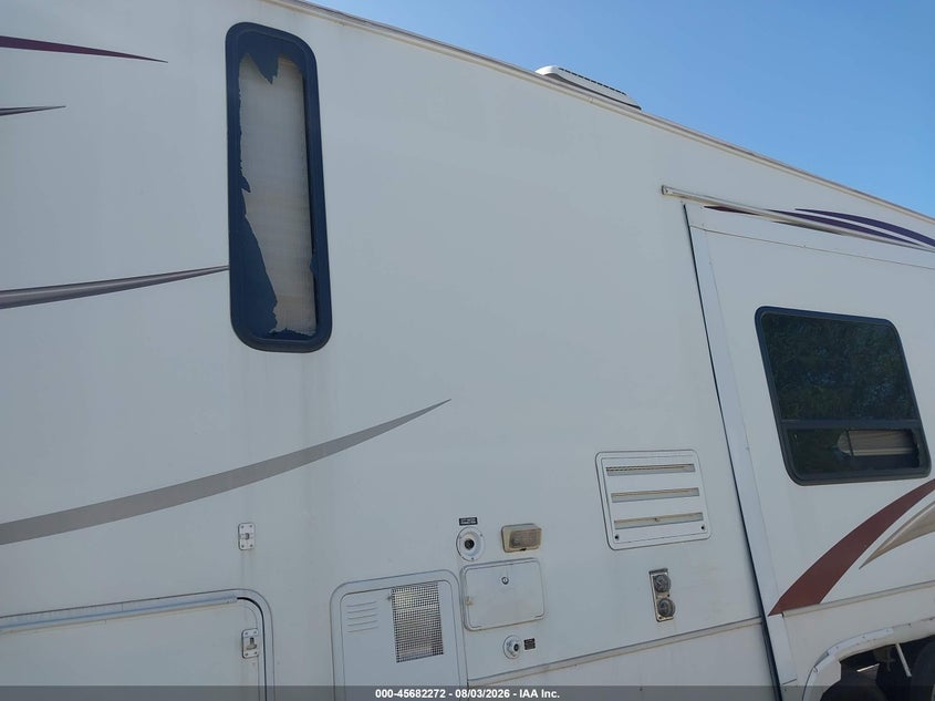 2010 KEYSTONE RV LAREDO auction photo 6